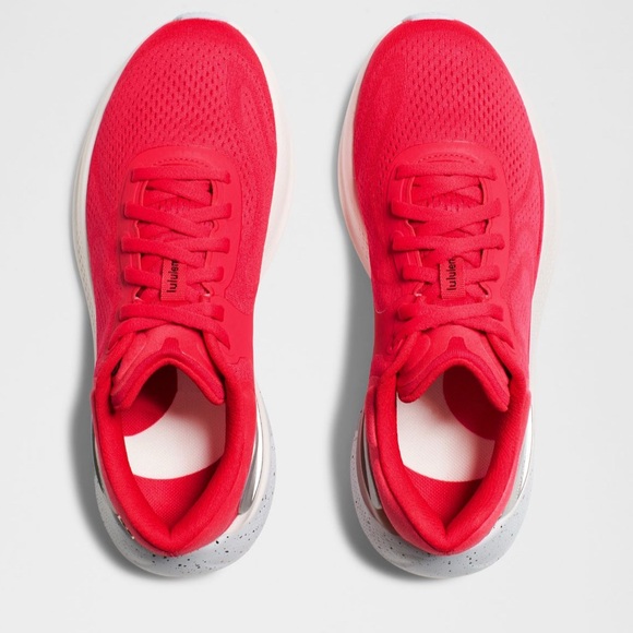 New in box lululemon Women’s Beyondfeel Running Shoe Size 8 - Picture 3 of 8